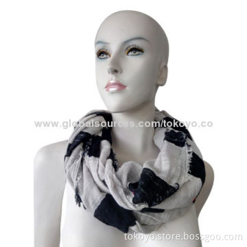 Woven snood scarf with yarn dye, made of viscose and modal, sized 90*70cm,black and white